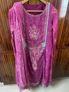 Elegant Purple Kurta Set And Green Pijama Se