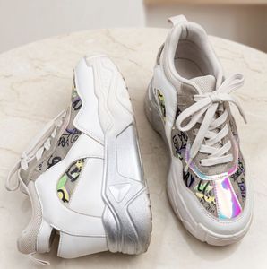 Stylish Graffiti Print 3inch platform Sneakers