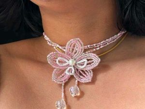 Chic Pink Beaded Flower Necklace