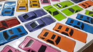 Mini Car Playing Set . 25pcs. Brand New