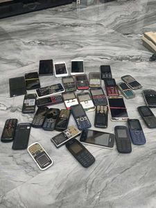 Mixed Lot of Mobile Phones