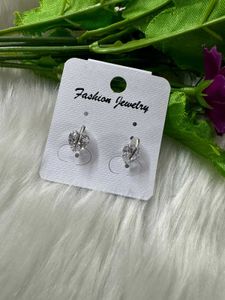 PACK OF 4 STUDS