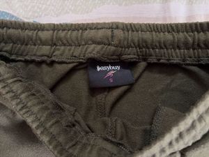 Women’s olive green 3/4 Joggers