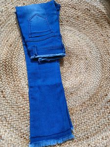 BEST RIPPED JEAN