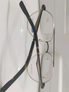 Stylish Gold Frame Aviator Glasses