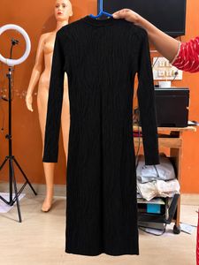Chic Textured Black Midi Dress