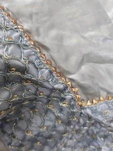 Saree with blouse piece