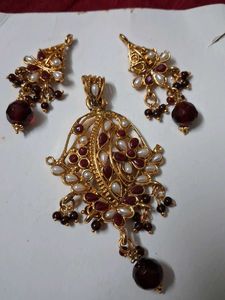 Exquisite Gold-Toned Ethnic pendant set