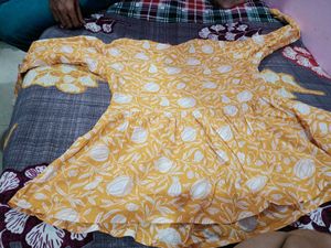 combo of 2 short kurti