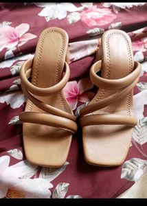 Chic Strappy Square Toe Heeled Sandals