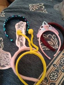very trendy and beautifull hair band with combo