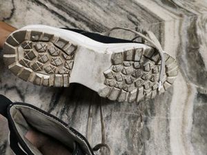 Light Weight Sneakers