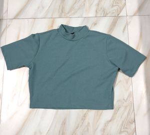 Solid Mock Neck Crop Top