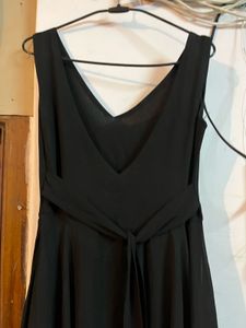 Elegant Black V-back  Midi Dress