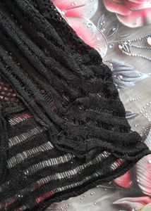 shrug Black