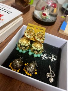 Set of 4 Fashion Earrings