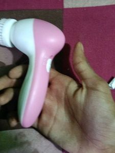 Facial Cleansing Brush