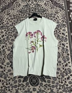 Floral Print Sleeveless Tee