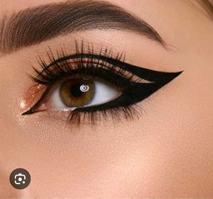 Colors Queen Shine Line Eyeliner