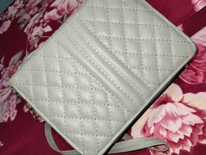 Stylish Quilted Handbag with Chain