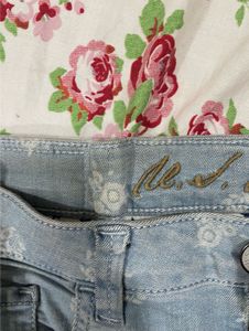 Cute patterned denim shorts