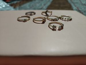 Set of 7 dainty rings