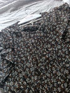 Chic Floral Print top