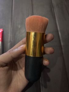 trending Makeup Brush