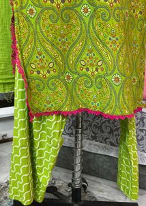 Vibrant Green Paisley Print Kurta Set