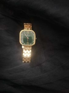 Elegant Gold &amp; Green Carlton Watch
