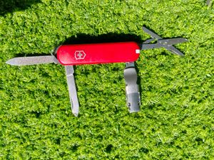 VICTORINOX NAIL CLIP 580 – REDSwiss Made | 8 Funct