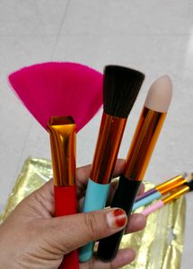 Cosmetic Brush Set with Pouch