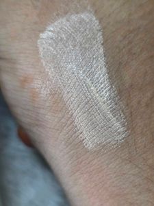 Bobbi Brown Vitamin Enriched Skin Tint SPF 15