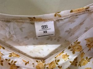 Ruffle Sleeve Ditsy Floral Top - Size : XS