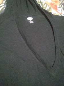 Black Hoodie Top - Casual Comfort