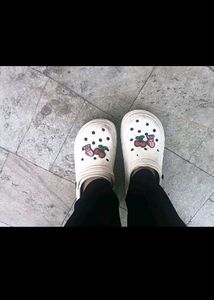 crocs and slipper / slider