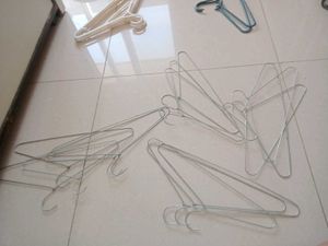 Lot of 20 Metal Hangers