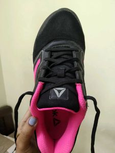 Reebok Black &amp; Pink Sports Shoes