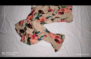 Floral Puff Sleeve Smocked Top