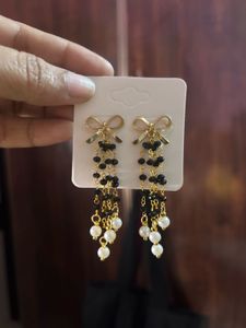 Elegant Black &amp; Pearl Bow Earrings