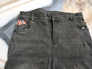 Stylish Grey Wide-Leg Denim Jeans
