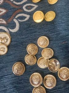 Decorative Designer Buttons Set to gold and silver