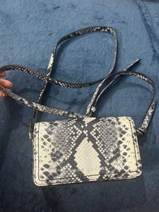 ❌❌sale❌❌Marc Jacobs Sling Bag Like New