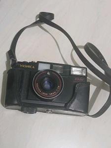Vintage Yashica DX 35mm Film Camera