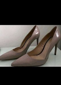 Zara Stylish Nude Pointed Toe Heels