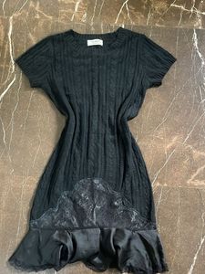 Chic Cable Knit Midi Dress with Lace Trim