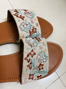 Embroidered Floral Flat Sandals