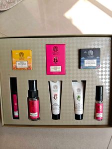 Forest Essentials Luxury Skincare Gift Set