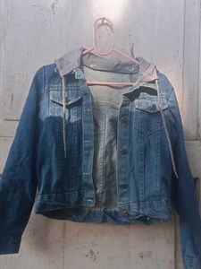 Trendy Hooded Denim Jacket 🧥