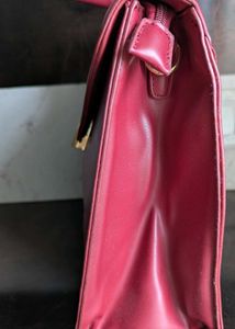 Red/Maroon Imported Handbag With Sling Belt 👜😍❤️
